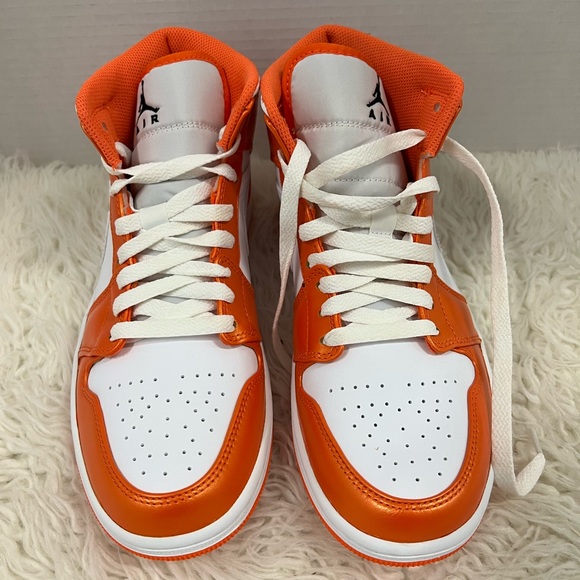 Air Jordan 1 MID SE, Electro Orange - Picture 4 of 13